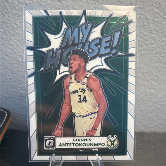Giannis Antetokounmpo My House Trading Card Milwaukee Bucks NBA - Picture 1 of 2